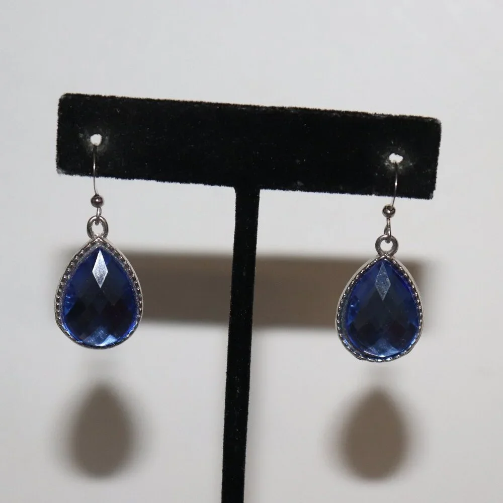 💙 Beautiful Silver & Blue Rhinestone Dangle Hook Earrings – 1 3/8